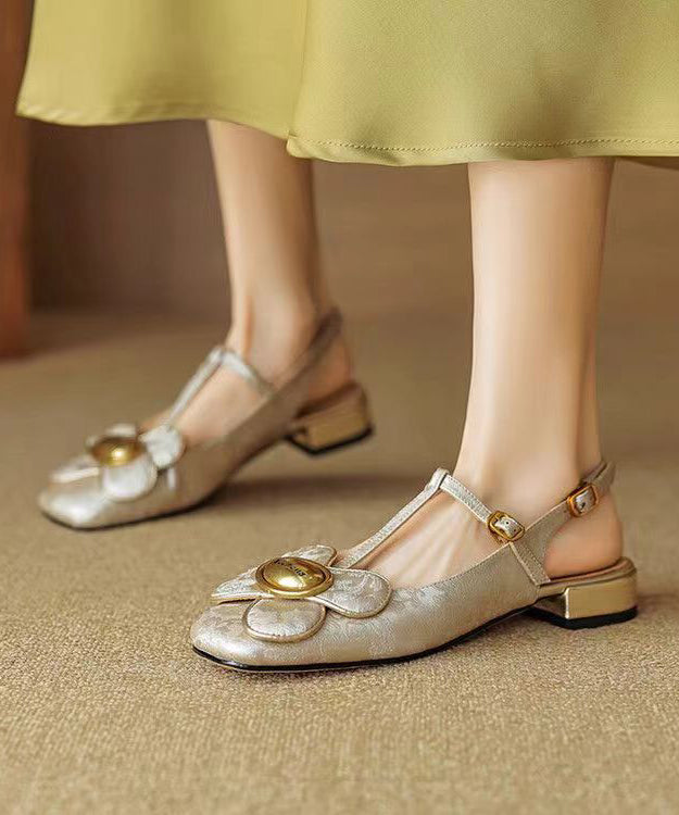 Effortlessly Elegant Shoes with a Timeless Design