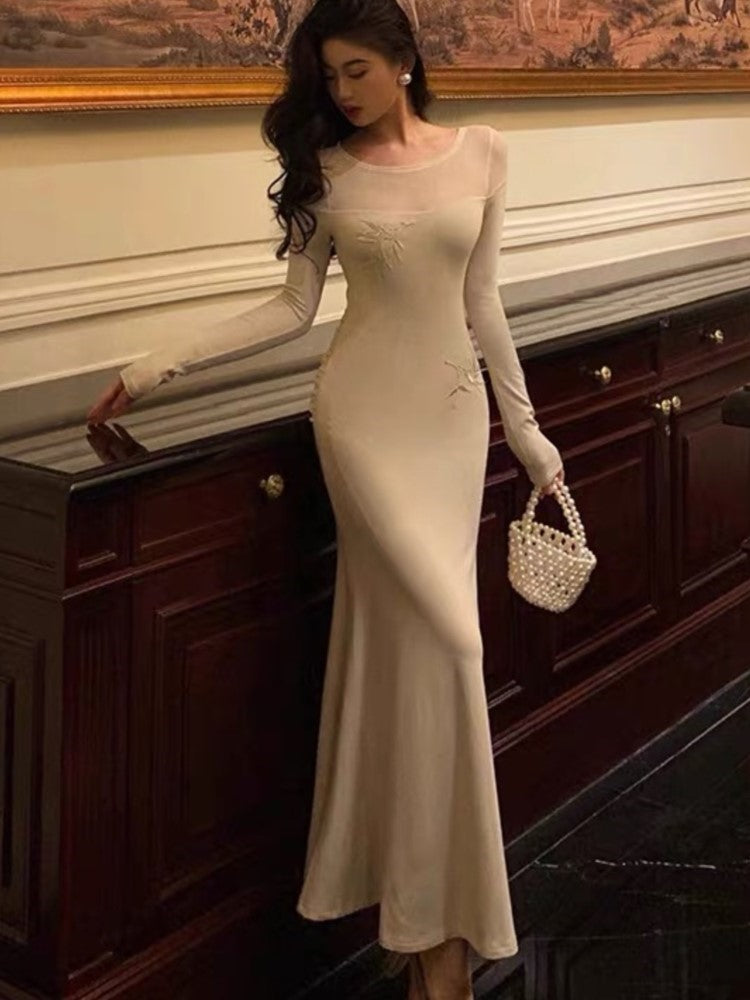 Effortlessly Elegant Dress with a Timeless Design