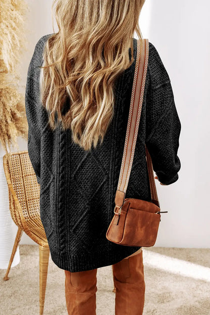 Effortlessly Elegant Sweater with a Timeless Design