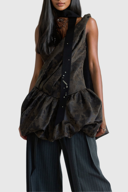 Well Tailored Dress with a Graceful Silhouette