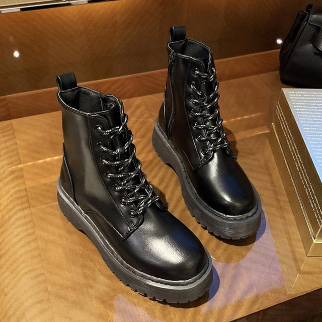 Polished Boots with an Effortless Classic Look