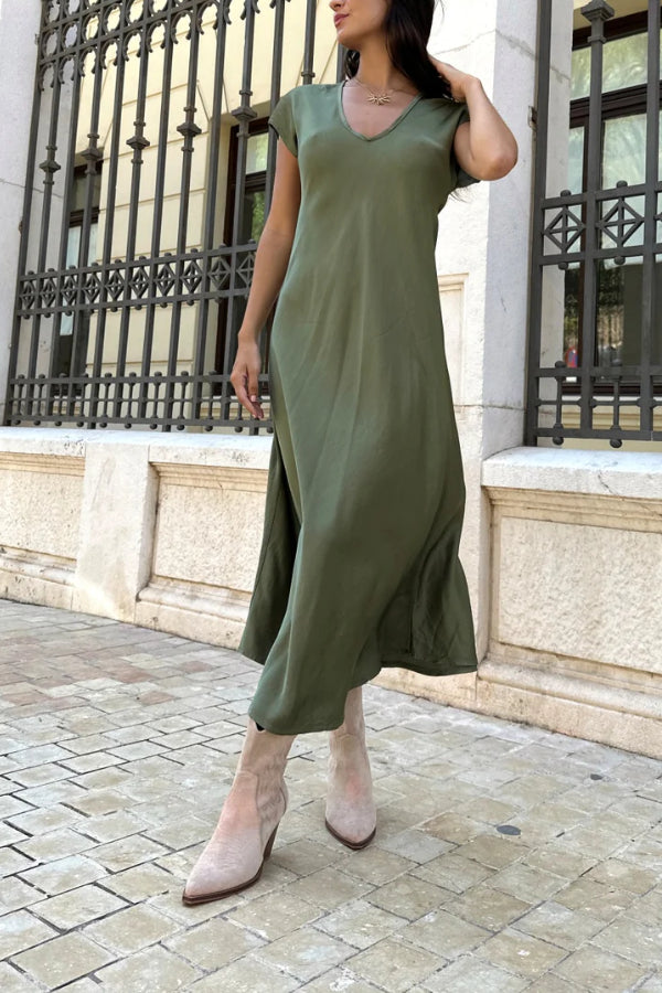 Polished Dress with an Effortless Classic Look