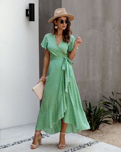 Gracefully Styled Dress for Any Occasion