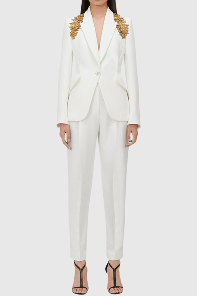 Well Tailored Pants with a Graceful Silhouette