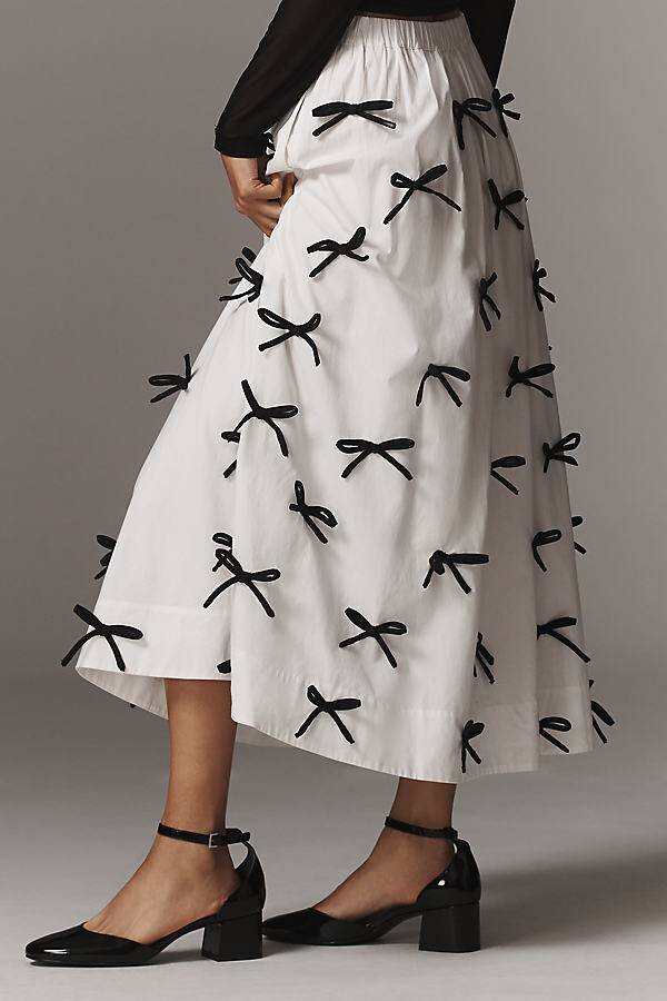 Gracefully Styled Garment for Any Occasion