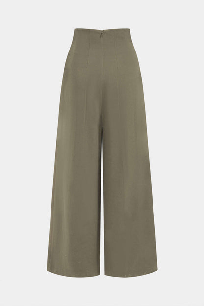 A Vintage Style Trousers with Delicate Timeless Details