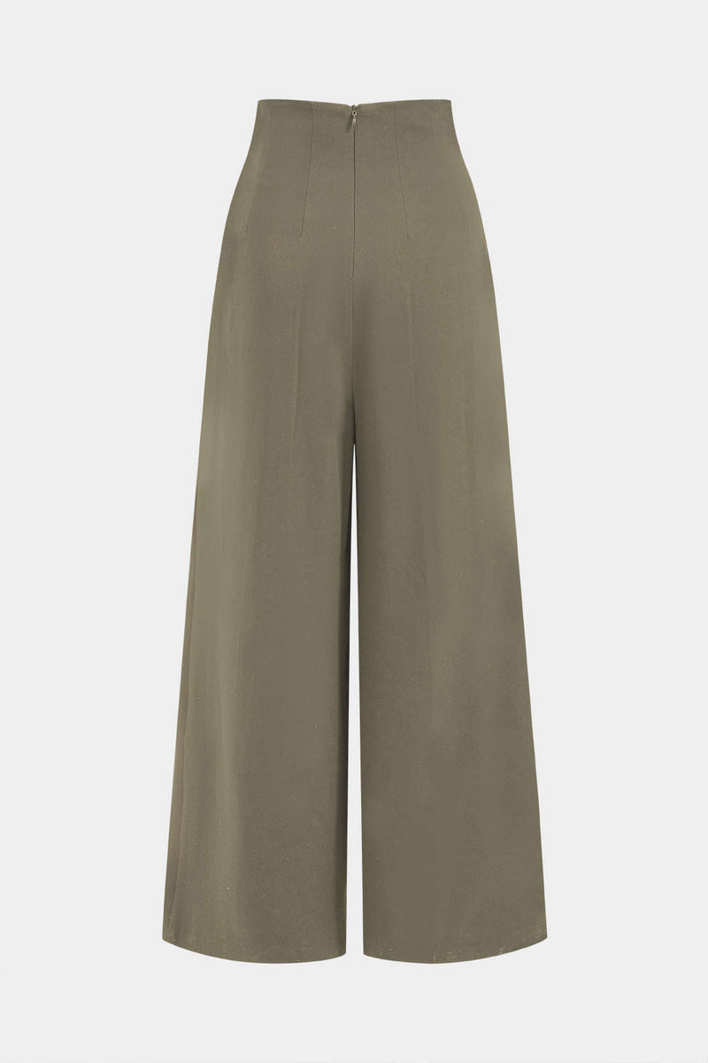 A Vintage Style Trousers with Delicate Timeless Details