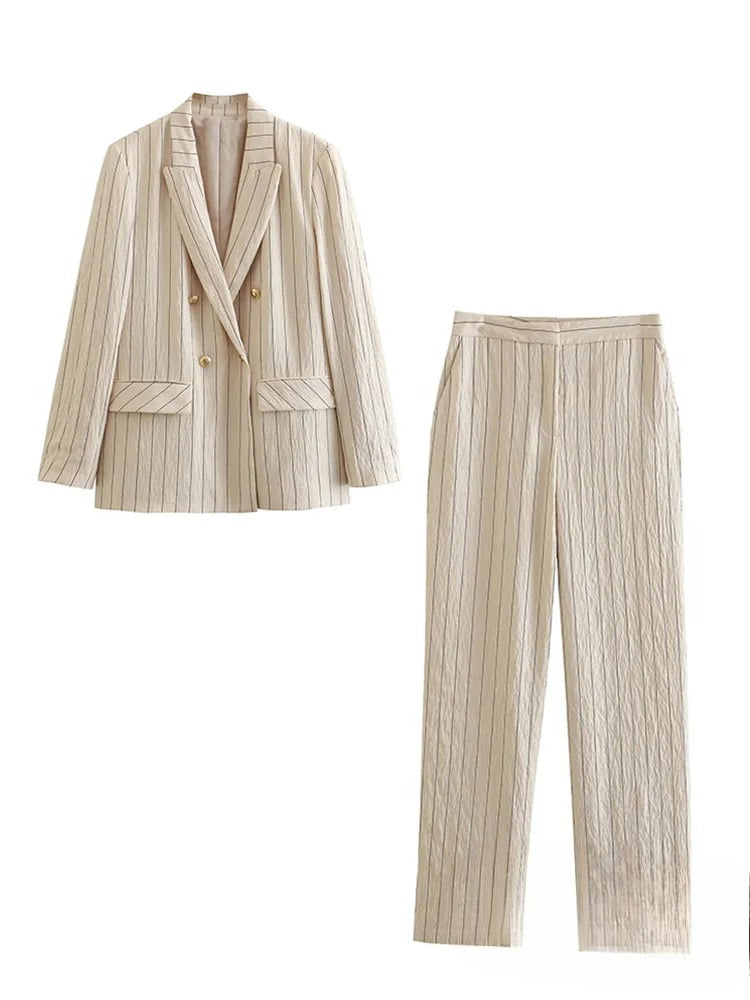 Beautifully Finished Pants in a Timeless Design