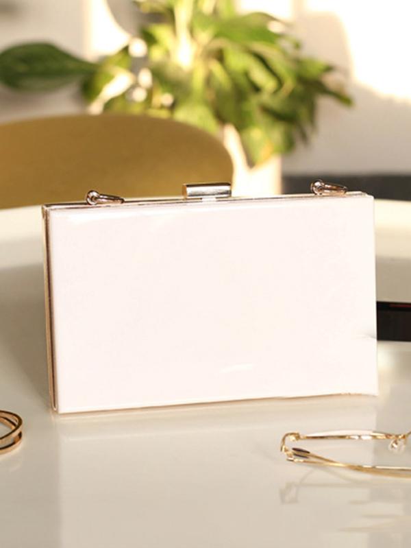 Sophisticated Bag with a Clean Classic Look