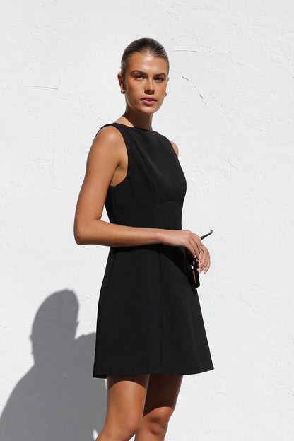 Polished Dress with an Effortless Classic Look