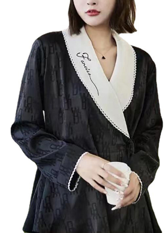 Effortlessly Elegant Garment with a Timeless Design