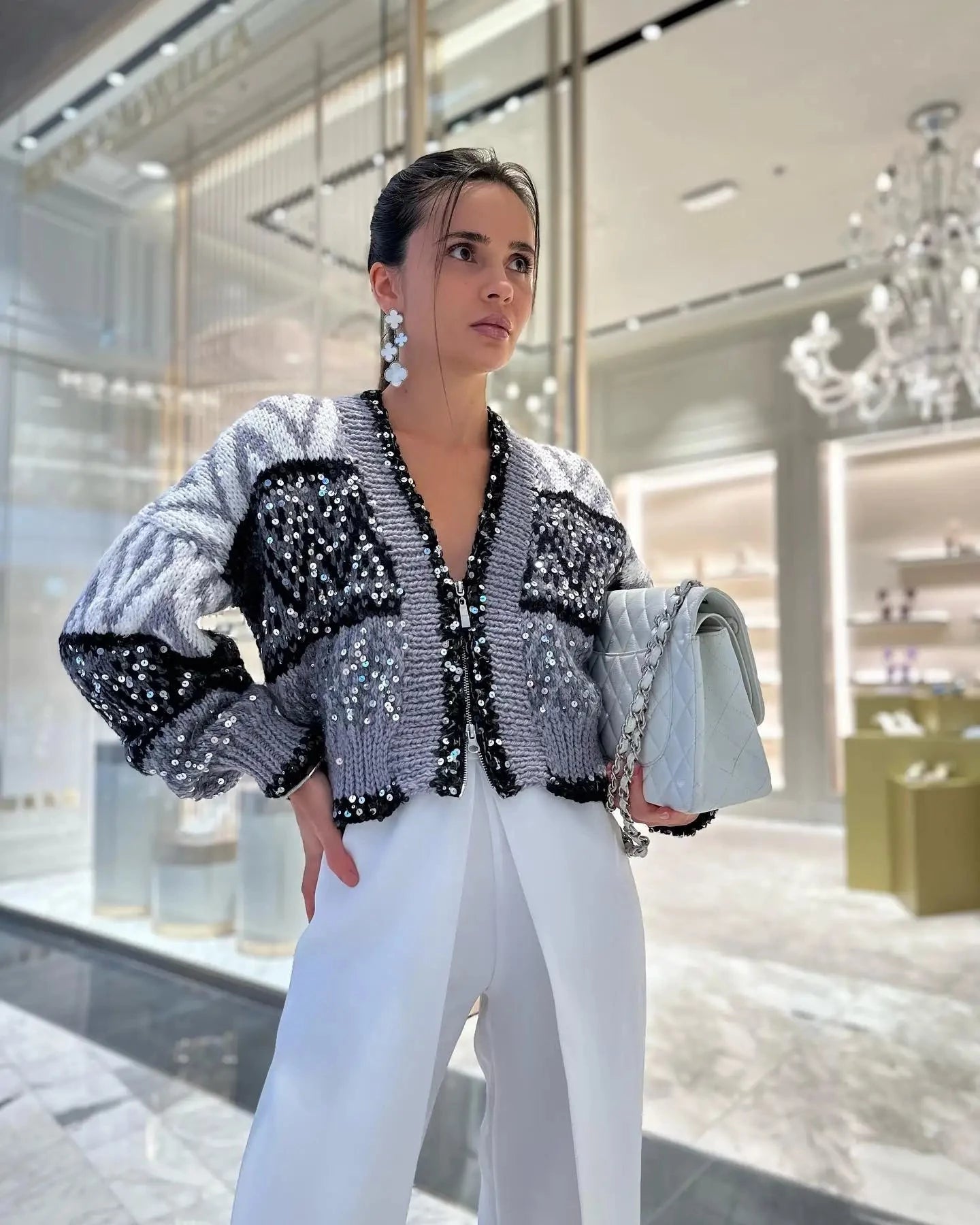 Effortlessly Elegant Cardigan with a Timeless Design