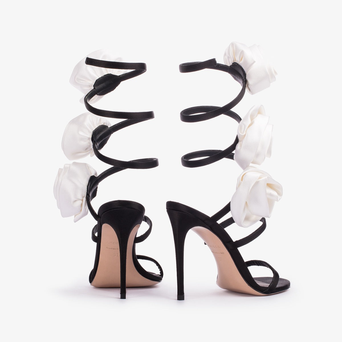 Classic Vintage Sandals with a Flattering Fit