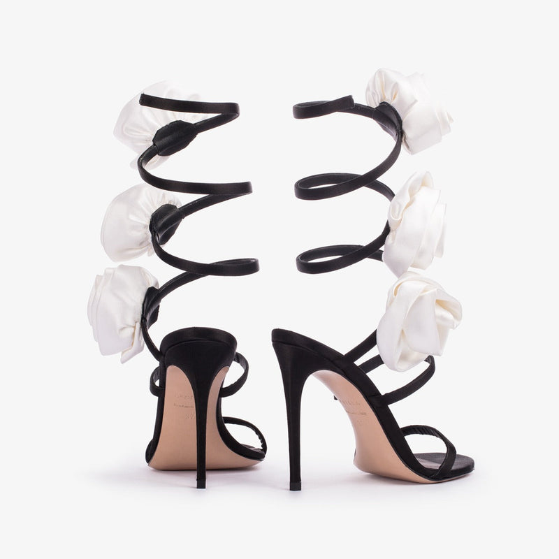 Classic Vintage Sandals with a Flattering Fit