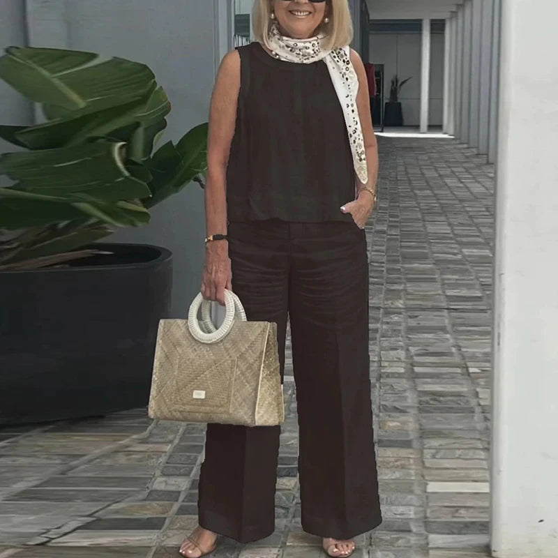 Effortlessly Elegant Garment with a Timeless Design