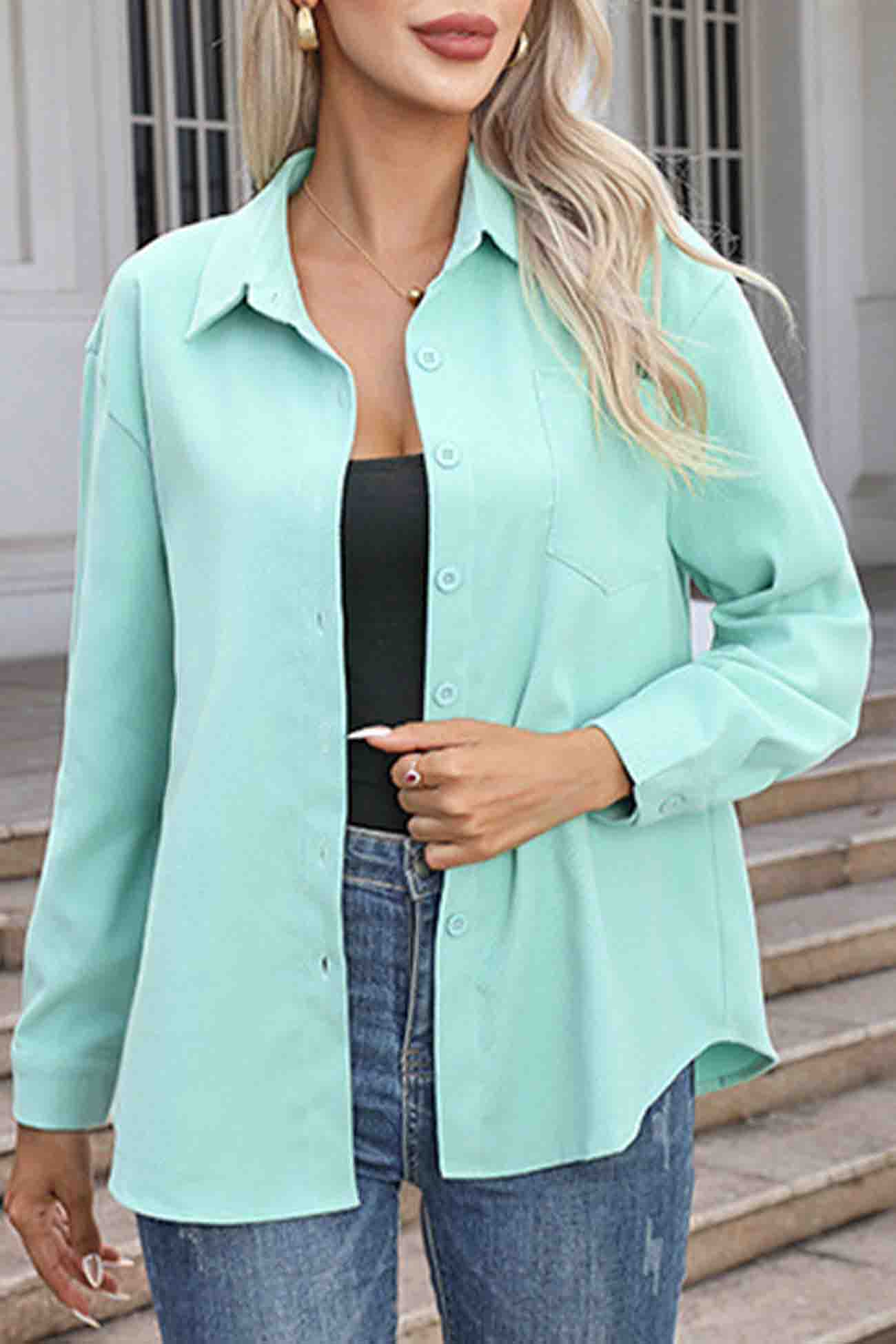 Well Tailored Blouse with a Graceful Silhouette