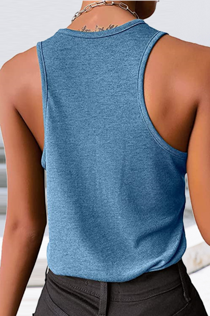 Well Tailored Top with a Graceful Silhouette