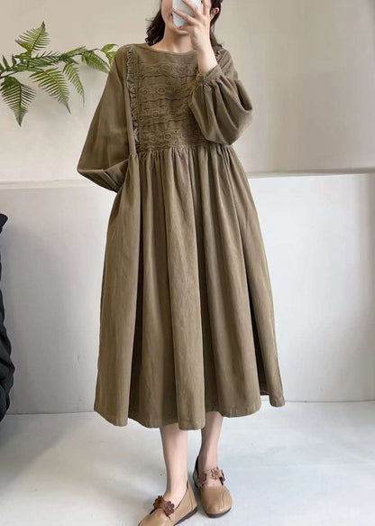 Classic Vintage Dress with a Flattering Fit