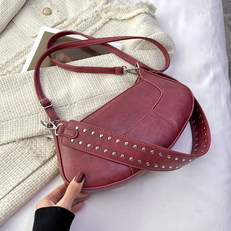 Well Tailored Bag with a Graceful Silhouette