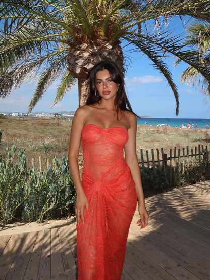 Beautifully Finished Dress in a Timeless Design