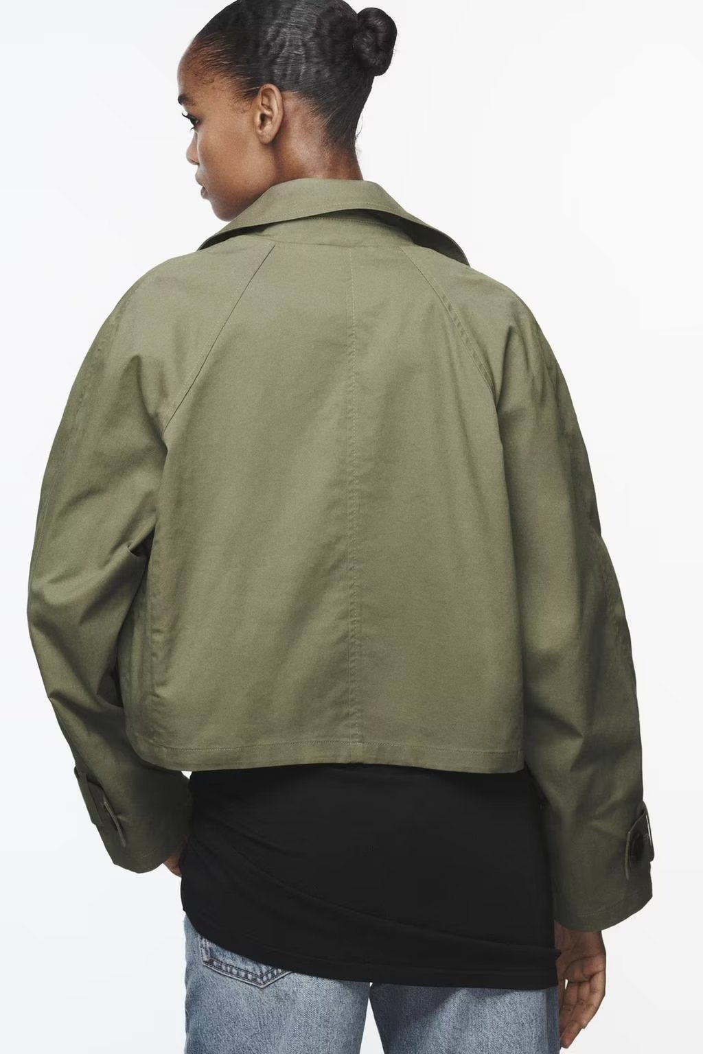 Effortlessly Elegant Jacket with a Timeless Design