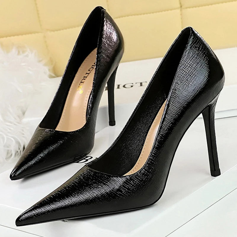 Polished Heels with an Effortless Classic Look