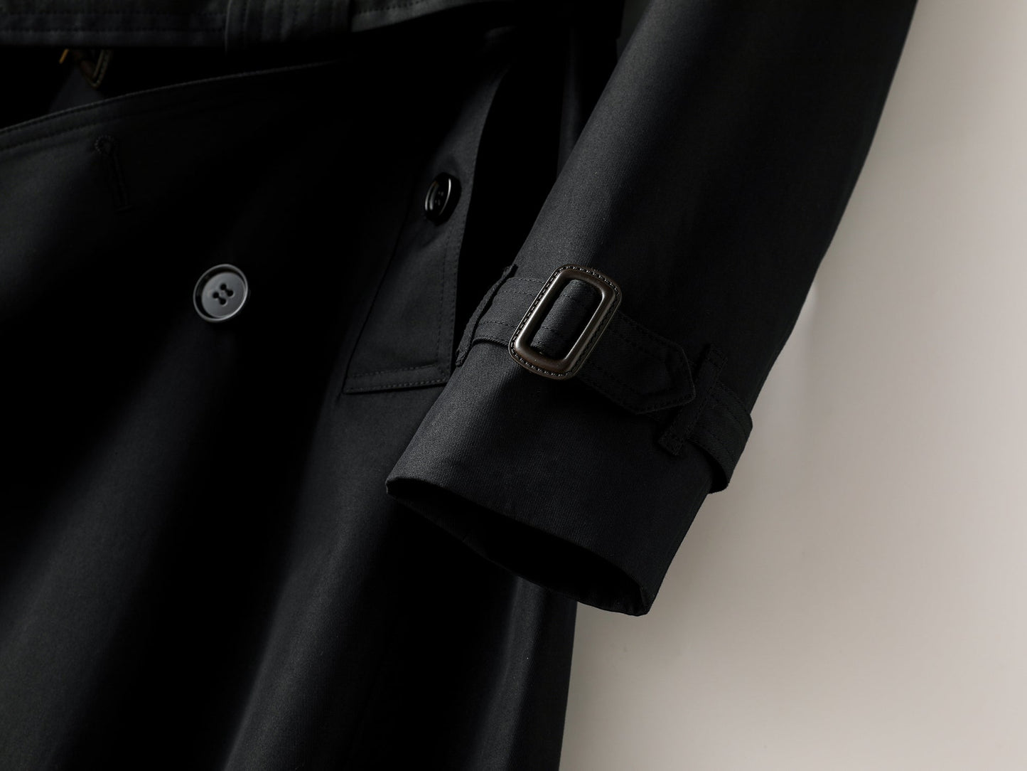 Well Tailored Coat with a Graceful Silhouette