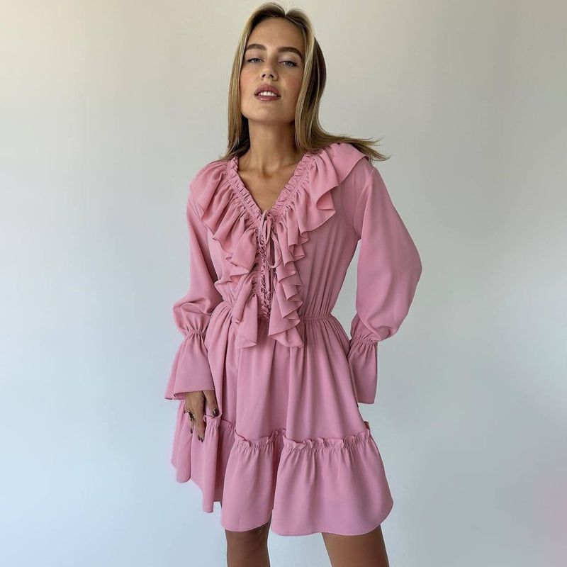 Effortlessly Elegant Dress with a Timeless Design