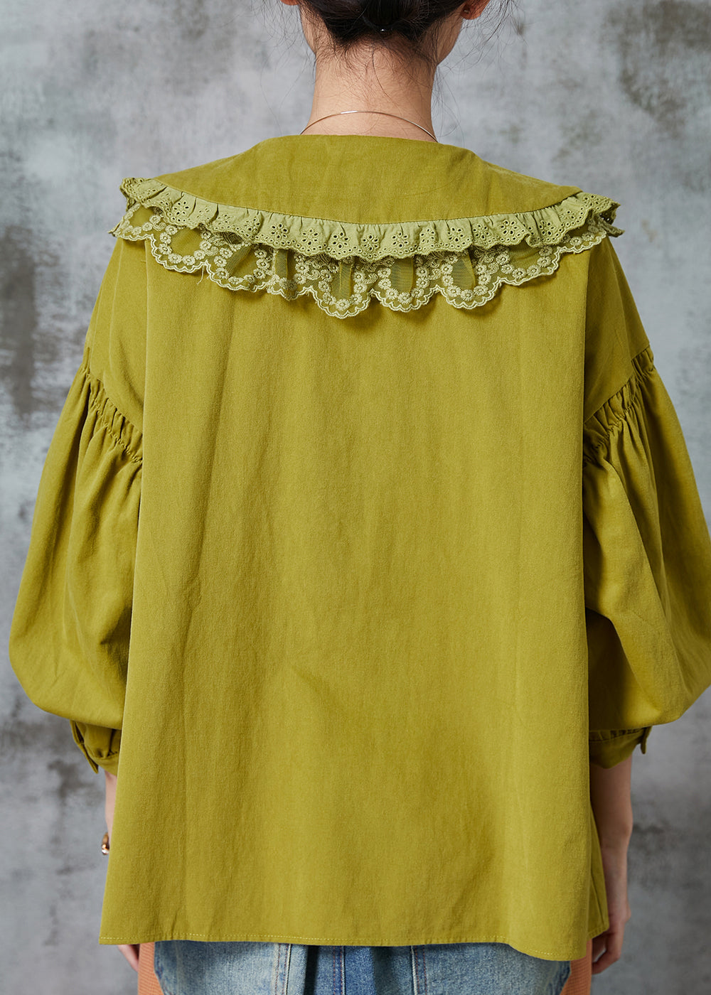 Well Tailored Shirt with a Graceful Silhouette