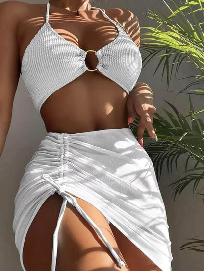 Effortlessly Elegant Bikini with a Timeless Design