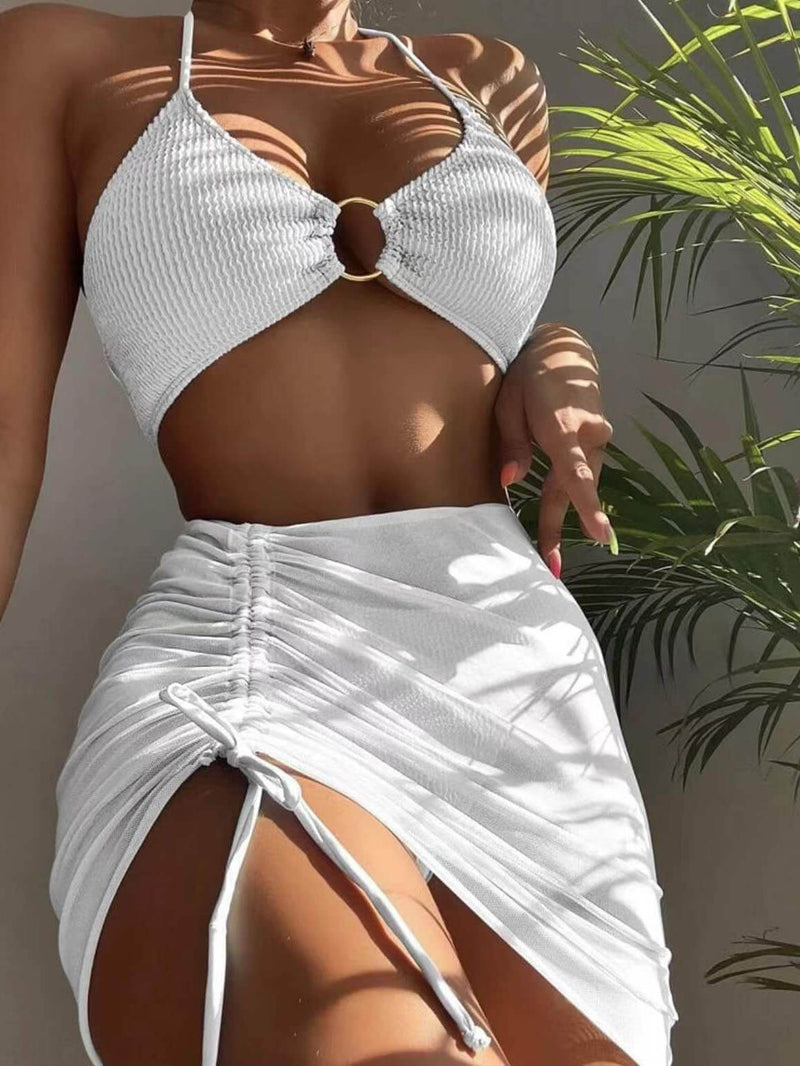 Effortlessly Elegant Bikini with a Timeless Design