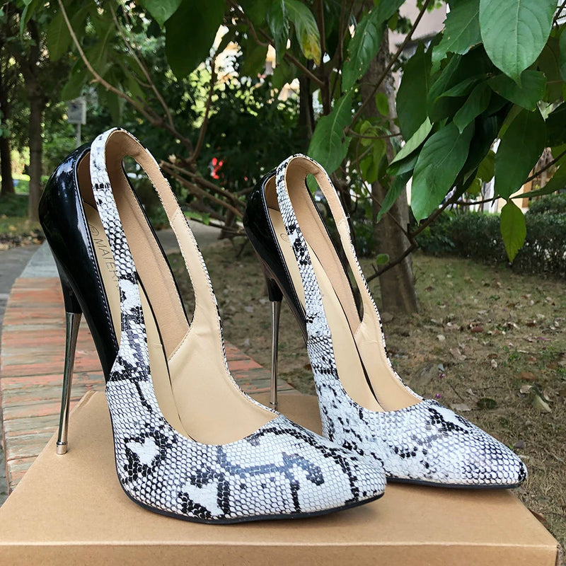 Effortlessly Elegant Heels with a Timeless Design