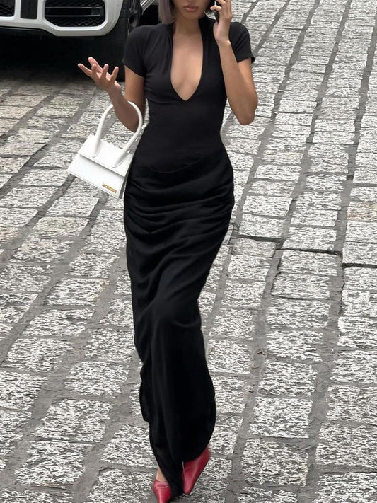 Beautifully Finished Dress in a Timeless Design