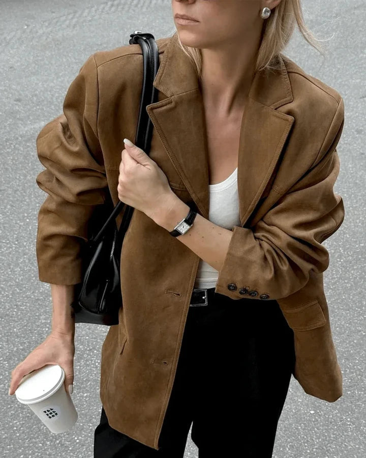 A Vintage Style Bag with Delicate Timeless Details