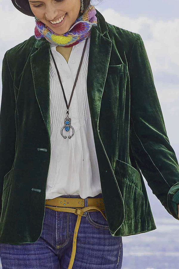 Well Tailored Jacket with a Graceful Silhouette