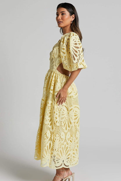 Gracefully Styled Dress for Any Occasion
