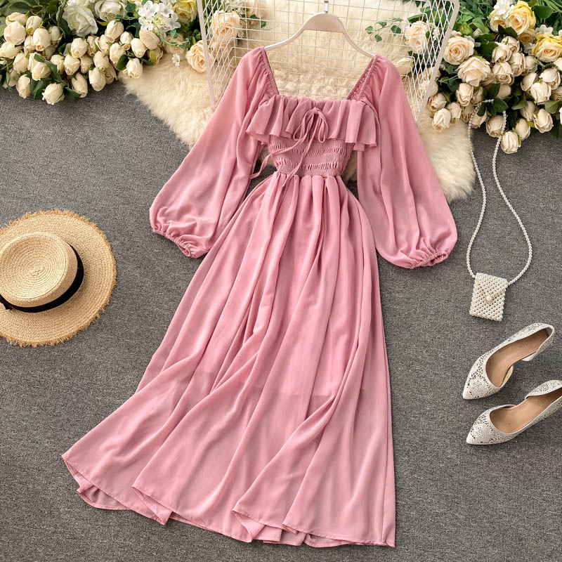 Effortlessly Elegant Dress with a Timeless Design