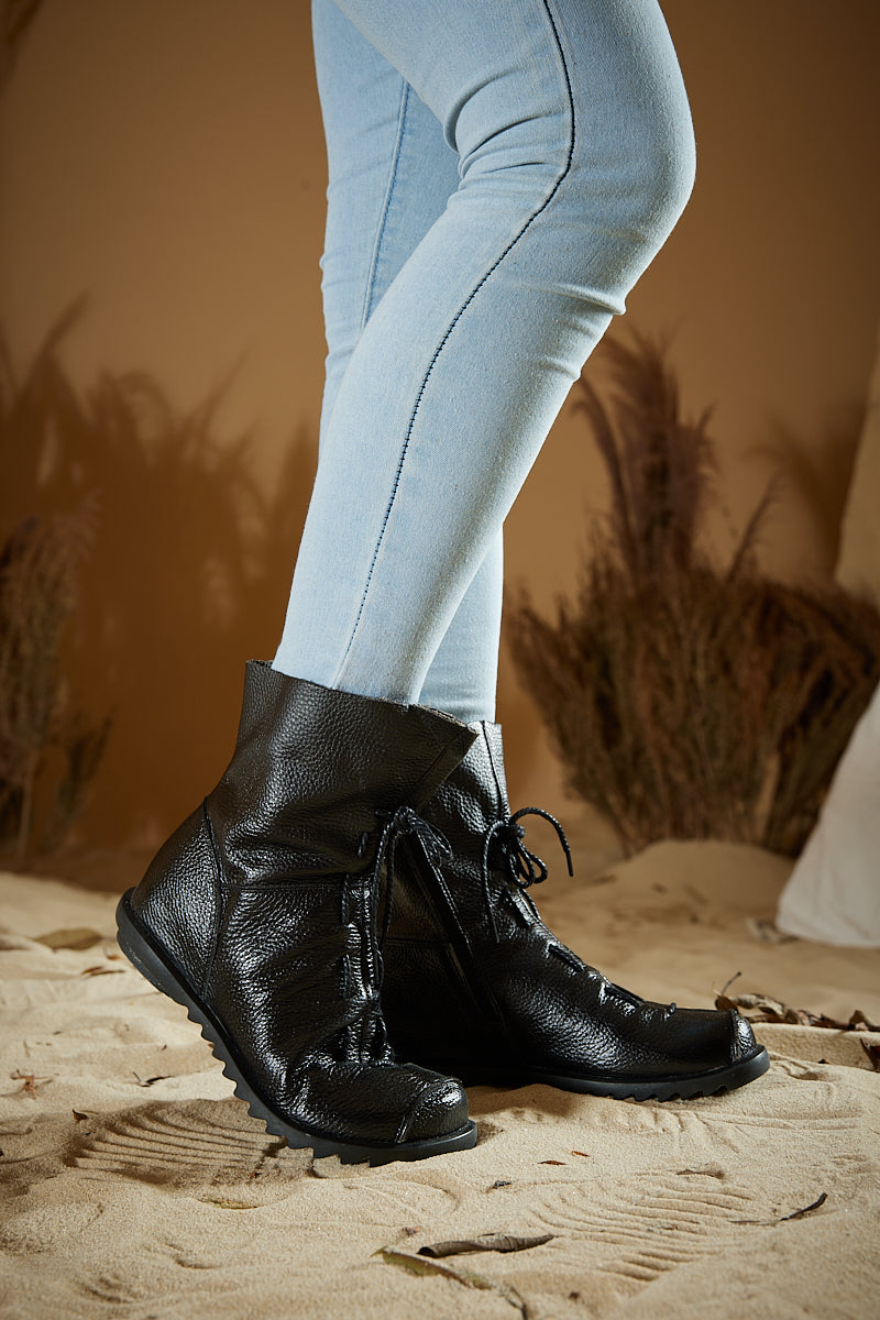 Polished Boots with an Effortless Classic Look