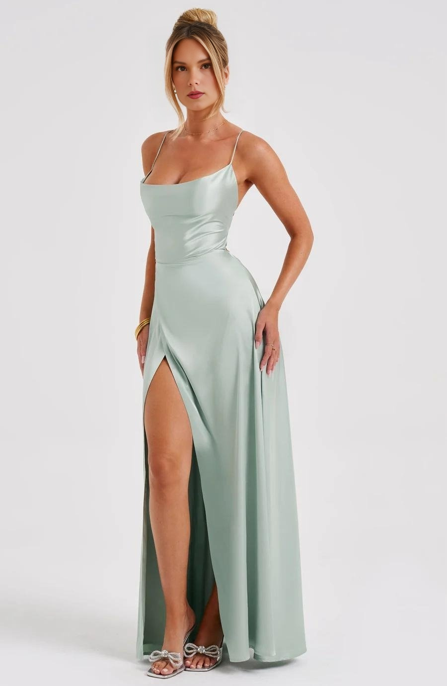 Sophisticated Dress with a Clean Classic Look