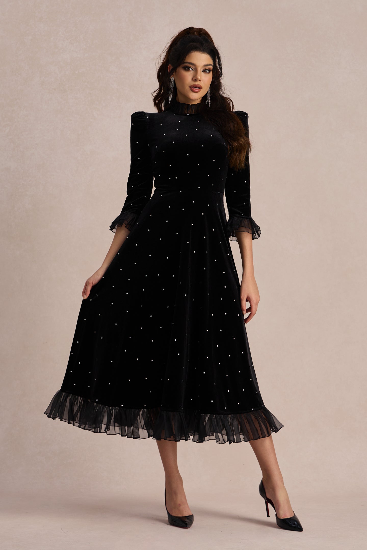 Effortlessly Elegant Dress with a Timeless Design