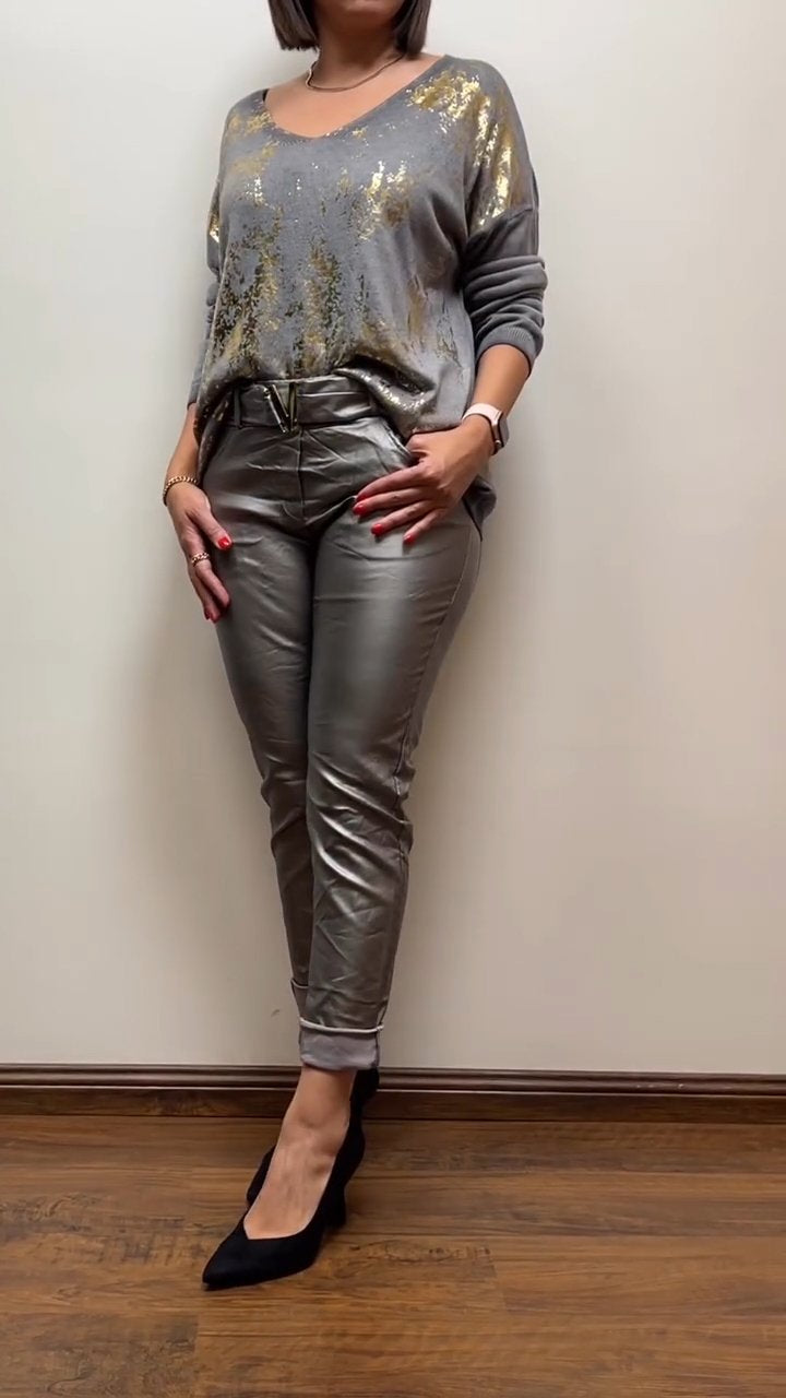 Effortlessly Elegant Trousers with a Timeless Design
