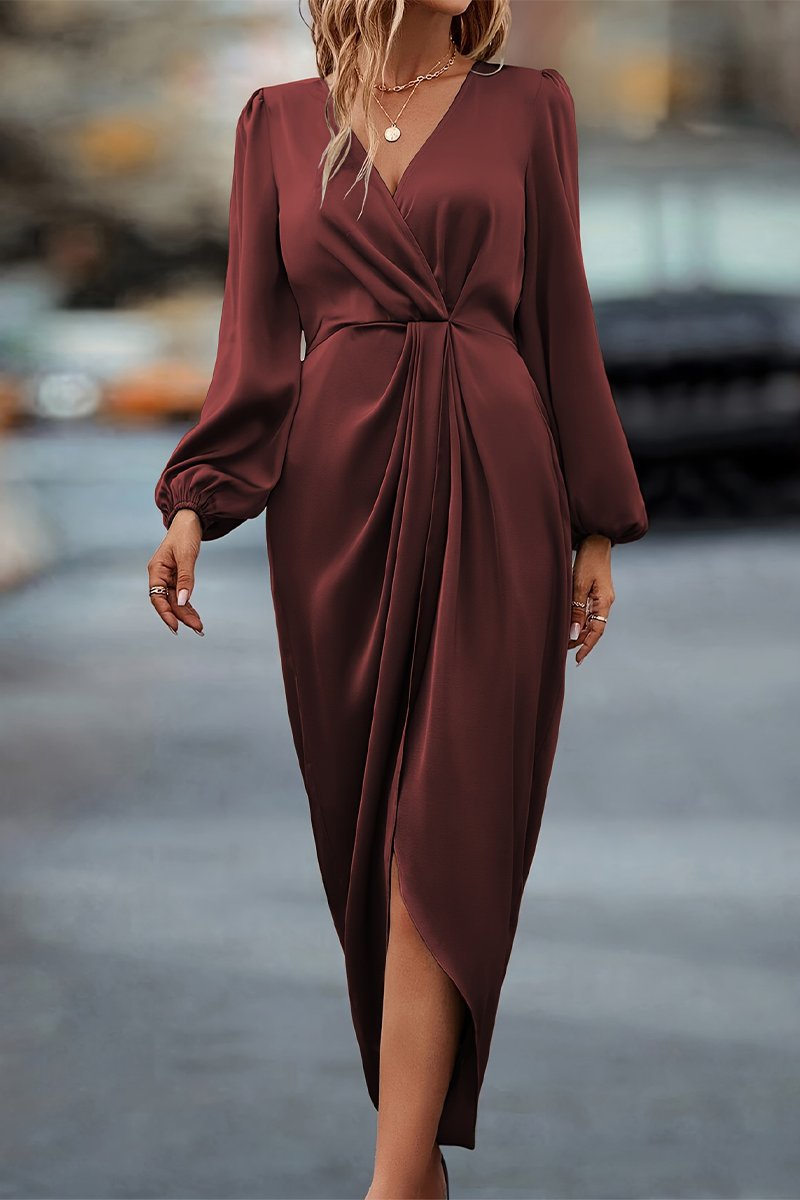 Effortlessly Elegant Dress with a Timeless Design