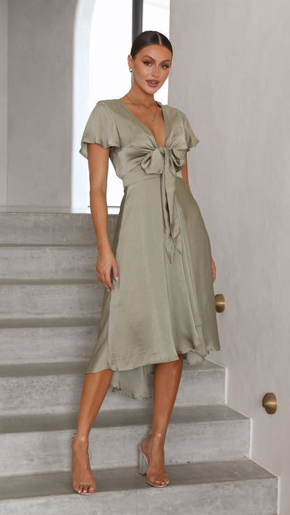 Beautifully Crafted Dress in a Classic Style