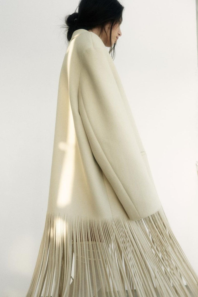 Well Tailored Coat with a Graceful Silhouette