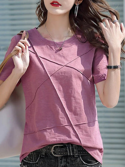 Effortlessly Elegant T-Shirt with a Timeless Design