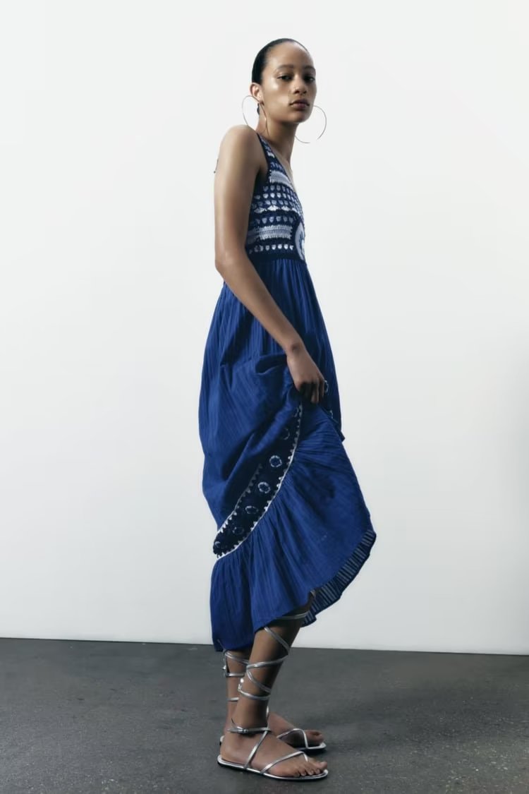 Beautifully Crafted Dress in a Classic Style