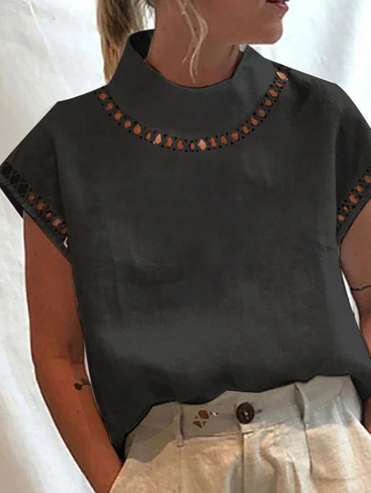 Well Tailored Blouse with a Graceful Silhouette