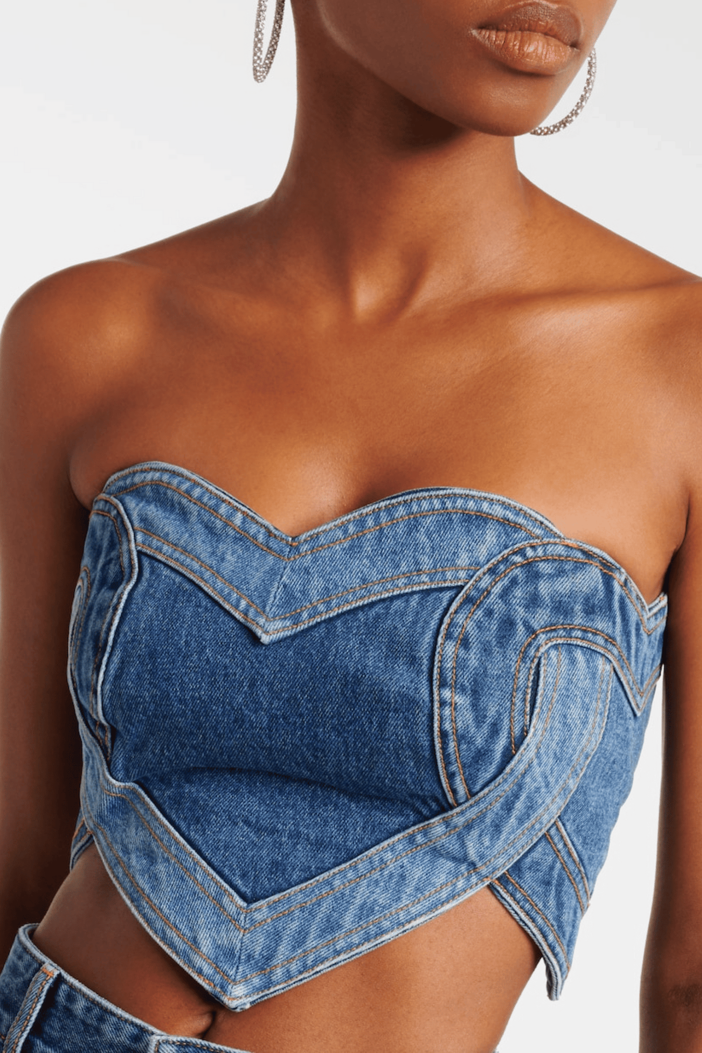 Beautifully Finished Top in a Timeless Design