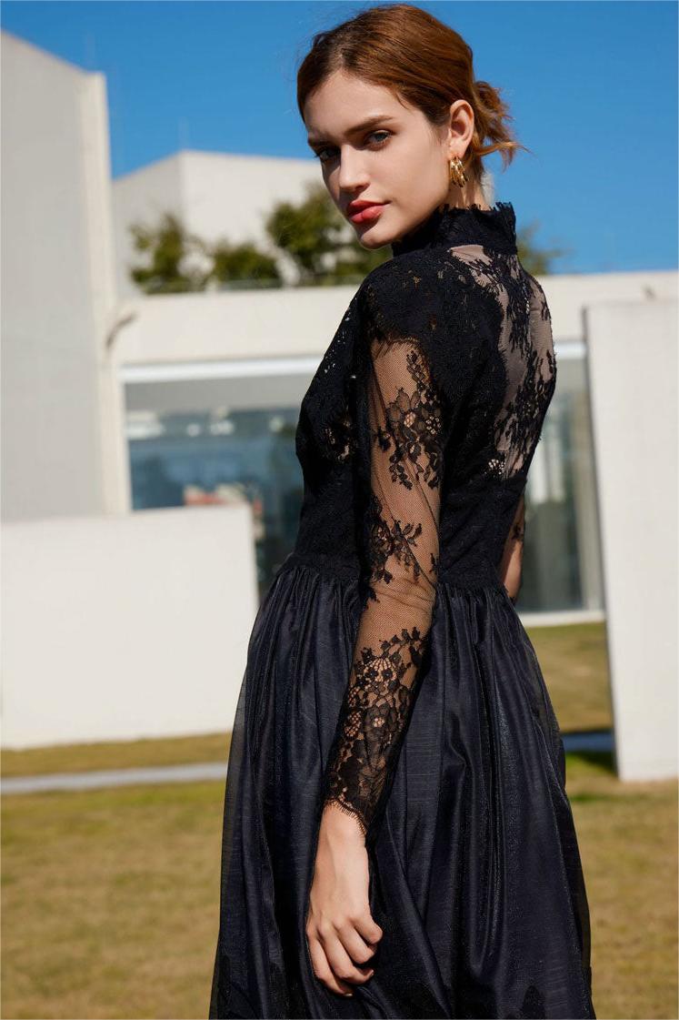 Gracefully Styled Dress for Any Occasion