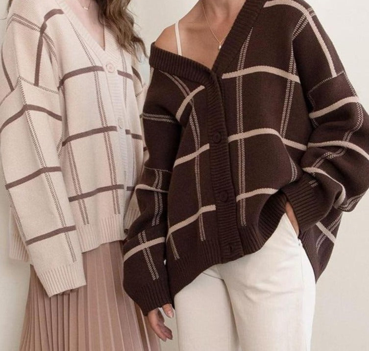 Effortlessly Elegant Cardigan with a Timeless Design